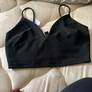 Black v neck crop top